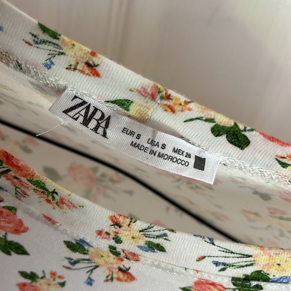 zara puff sleeve floral t-shirt - Picture 3 of 3